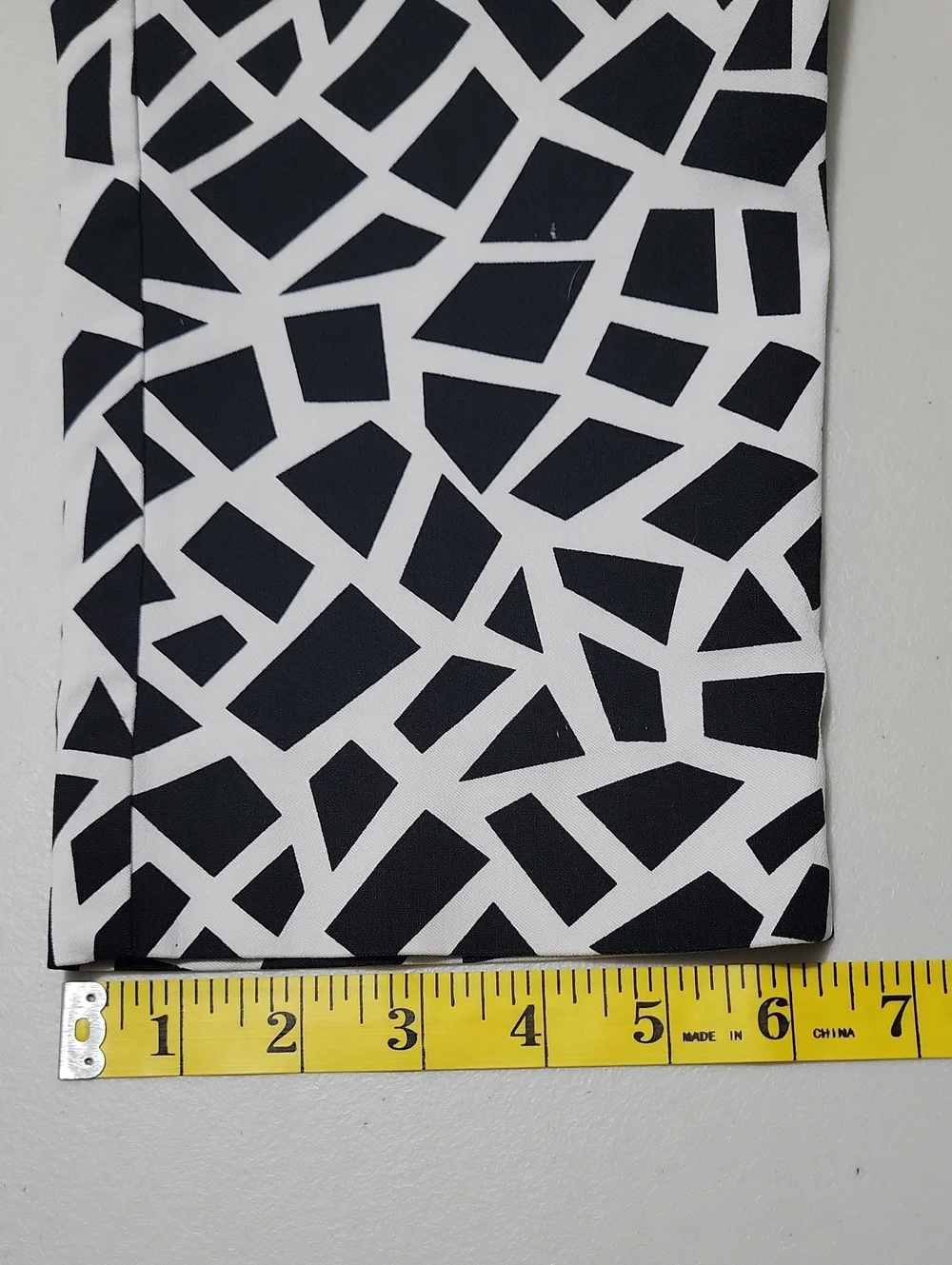Peck & Peck Women's Black White Geometric Pull-on Ankle Pants Sz 10 Career